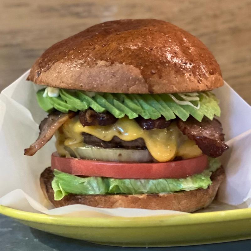 アボカドベーコンチーズバーガー(ザゴッドバーガー （The Godburger）)