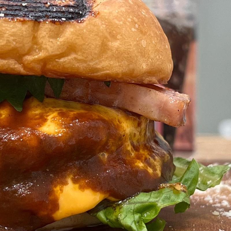 ベーコンチーズバーガー(OMICHO BURGER/近江町バーガー)