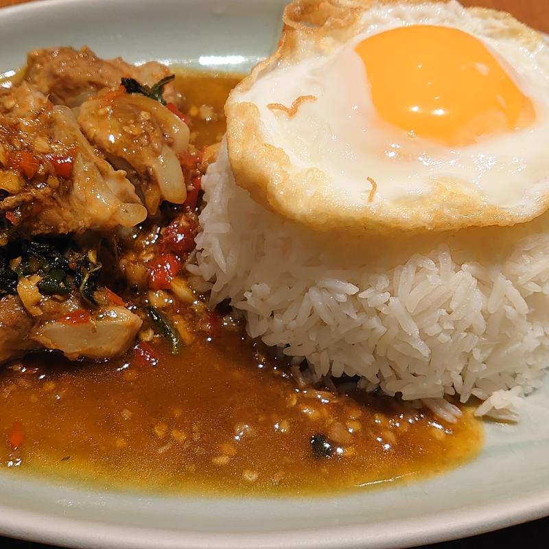 三元豚軟骨ガパオライス

(クルン・サイアム 大井町店 )