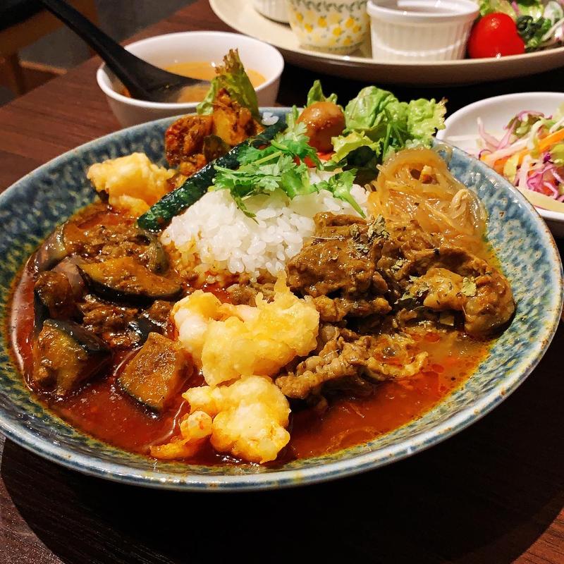 あいがけカリィ2種(大衆中遊華食堂 八戒)