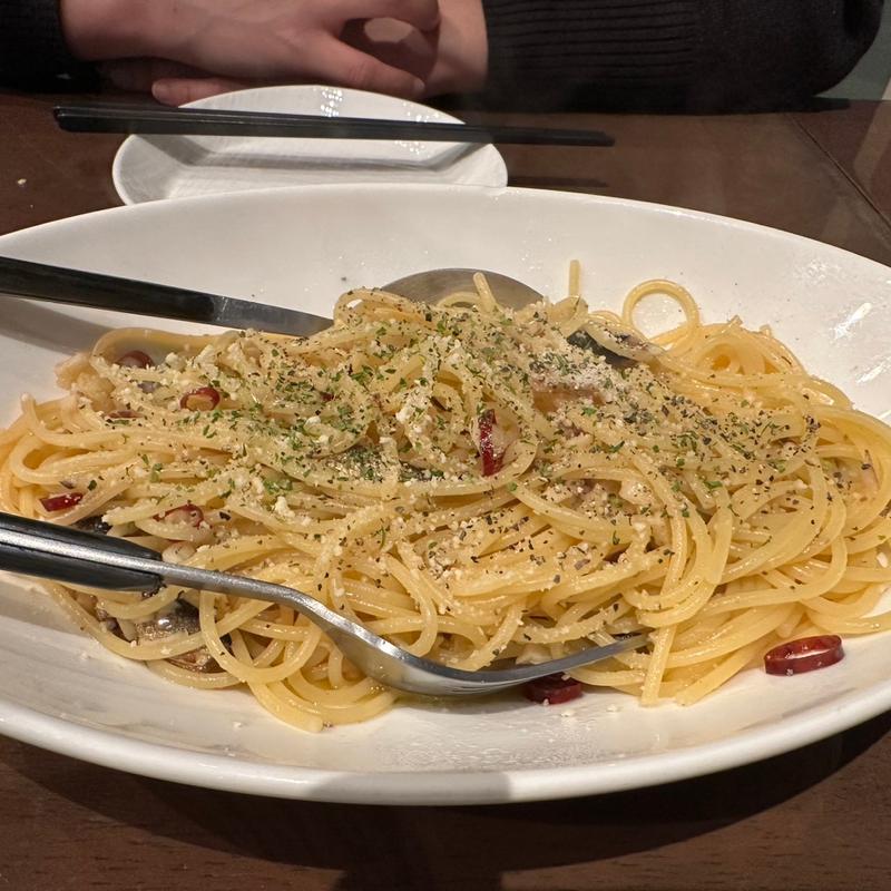 燻製オイルサーディンのペペロンチーノ(スモキチ )