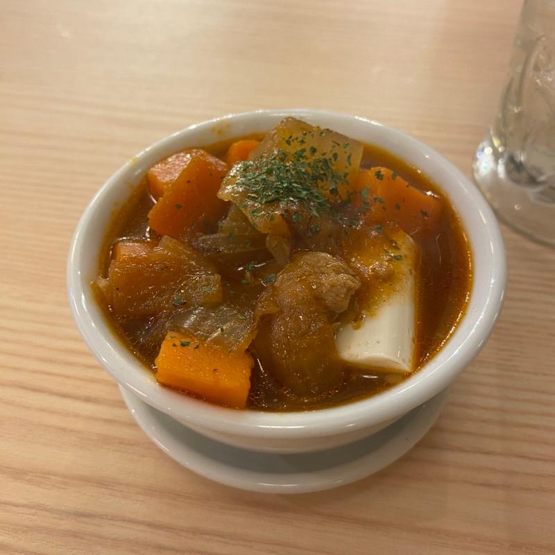 人気の煮込み(ビーフキッチンスタンド アパホテル上野店)