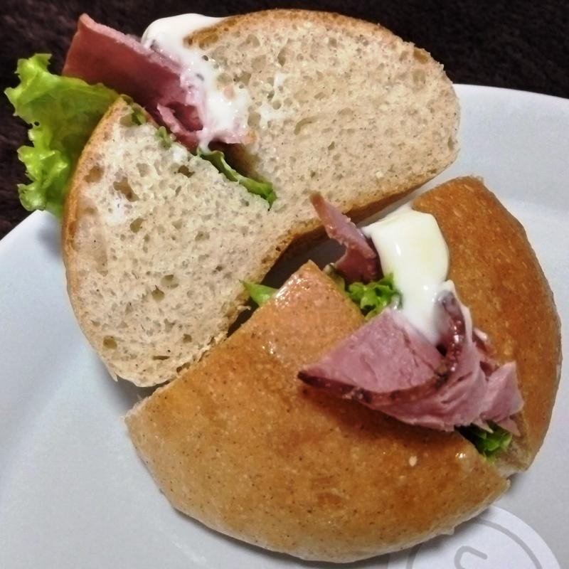 ミニコッペサンド（パストラミビーフ）(LOCAL BAKERY)