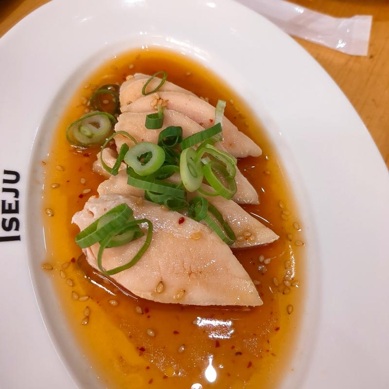 しっとり低温調理よだれ鶏(洋食屋　伊勢十　神保町店)