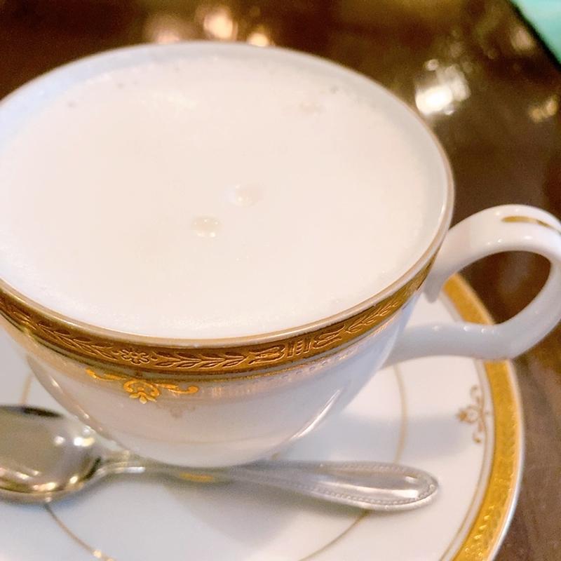 ヘーゼルナッツミルク（ホット）(カナデ)