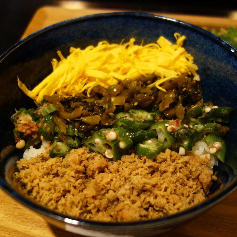 さばそぼろ丼(鯖とら)
