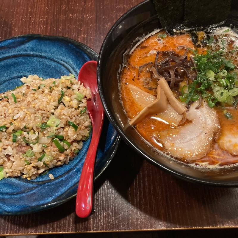 とんこつ赤とチャーハンのセット(一味軒)