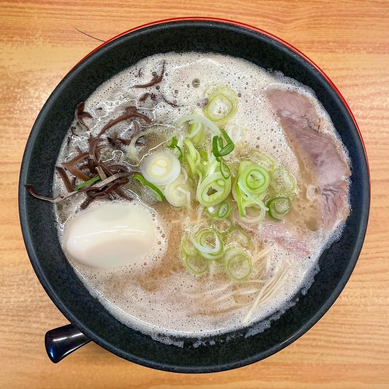 味玉ラーメン(博多豚骨ラーメン一純舎)