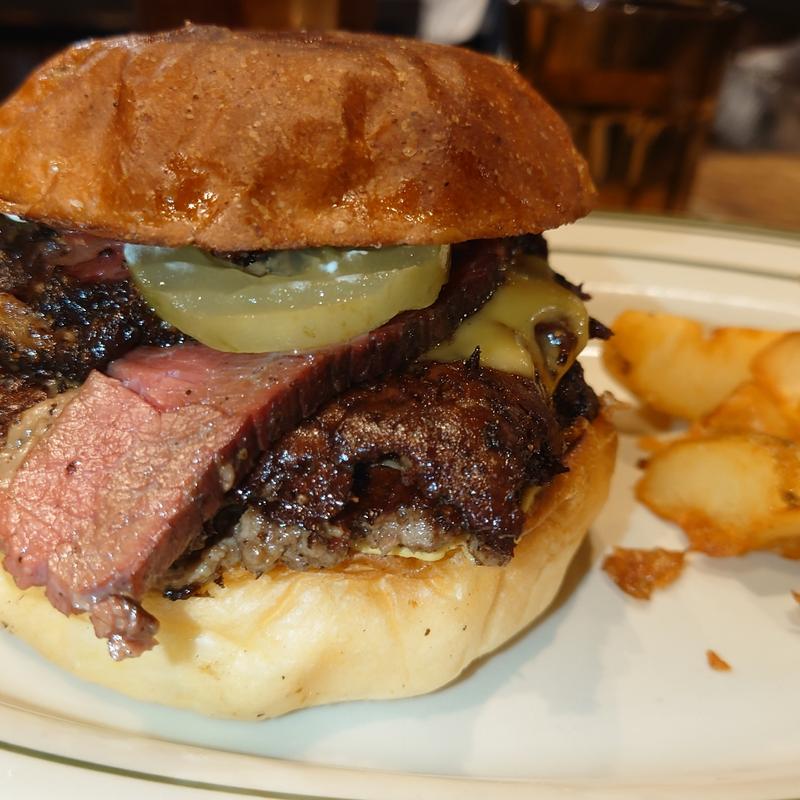 パストラミスマッシュバーガー(マンチズ バーガー シャック （MUNCH'S BURGER SHACK）)