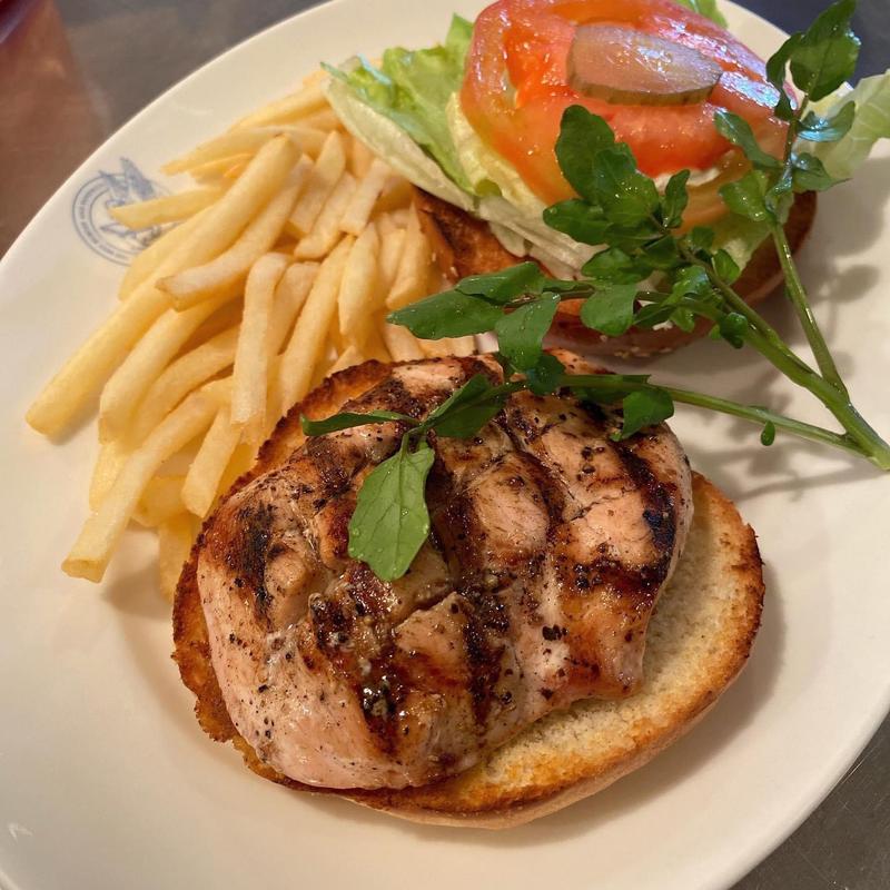 グリルドチキンバーガー(ホームワークス 広尾店 （Homework's）)