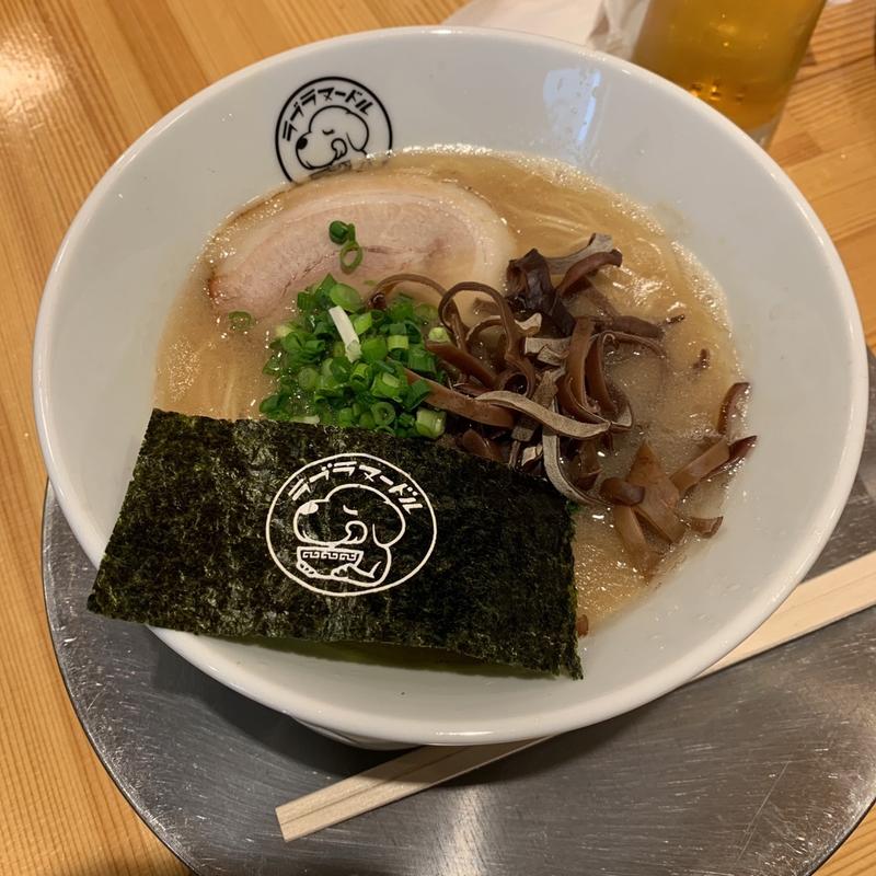 博多とんこつラーメン(九州酒場 ラブラヌードル（LOVE la NOODLE） 鎌倉駅前)