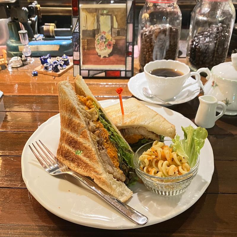 ポークリブサンド(カフェ トロワバグ)