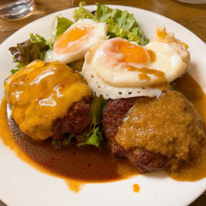 ぜいたくダブルハンバーグ＋目玉焼き(AOI)