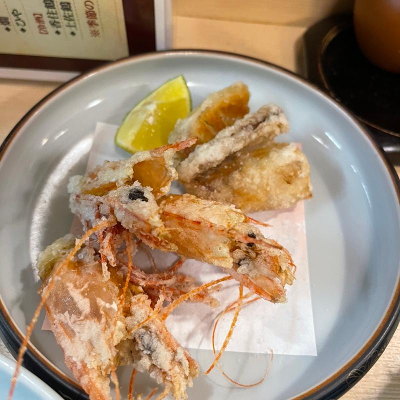 エビの頭とフグの唐揚げ(司 )