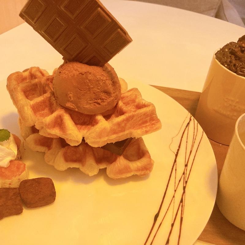 チョコ尽くしのスイーツとチョコバナナラテ(ガルヴァ 小倉本店)