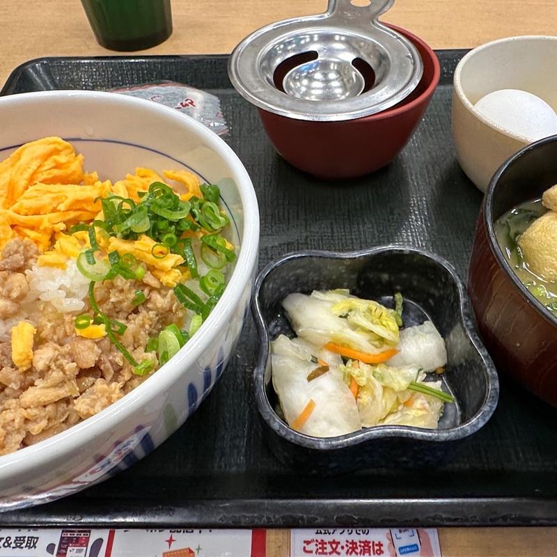 鶏そぼろたまかけ朝食(なか卯 梅田太融寺店 （なかう）)