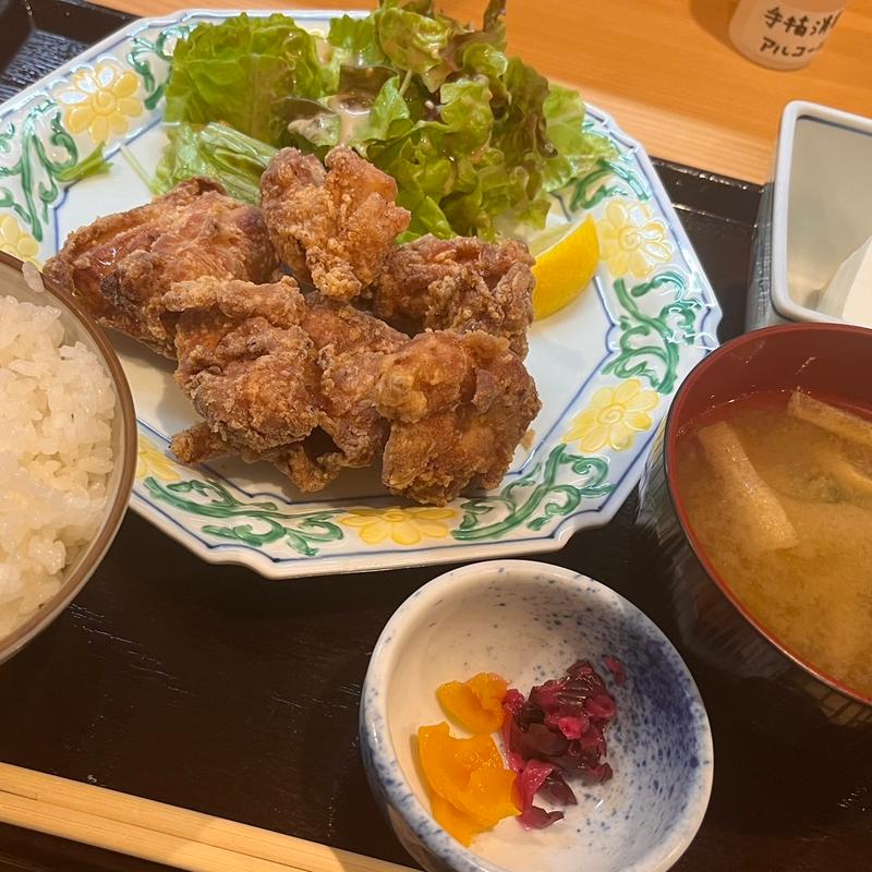 唐揚げ定食(初台 こもれび)