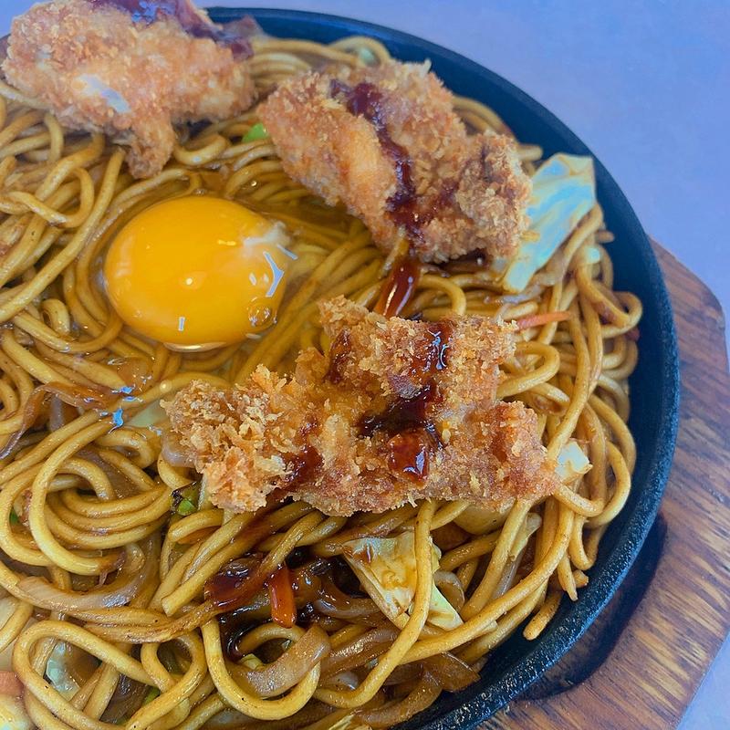 カツの乗った焼きそば(銀河のチャンポン)