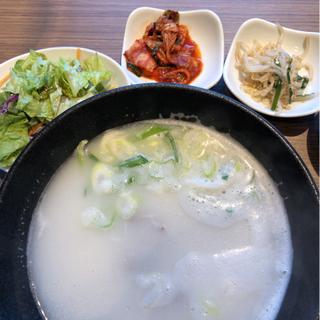 ソルロンタン定食(韓国料理KollaBo（コラボ）横浜みなとみらい店)