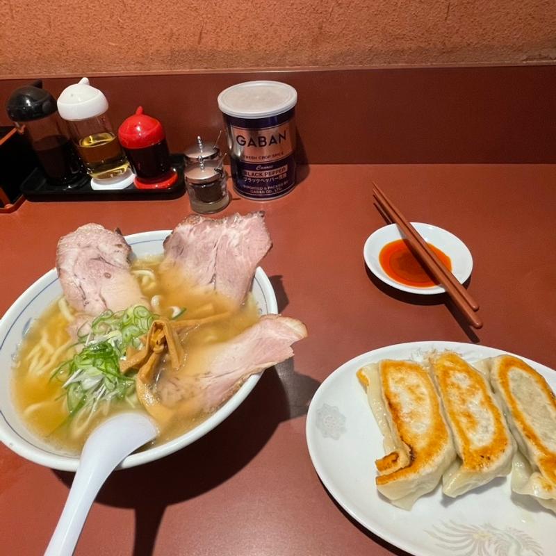 (手もみ麺・キング餃子 彩花)