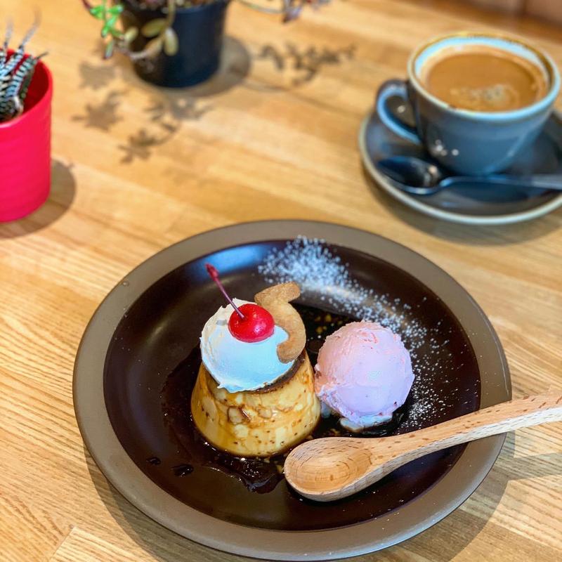 昔っぽいプリン＋いちごice(5 waters cafe)