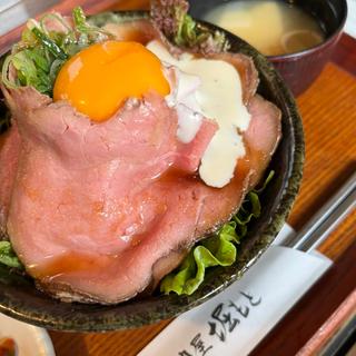ローストビーフ丼 150g(肉屋 堀もと)
