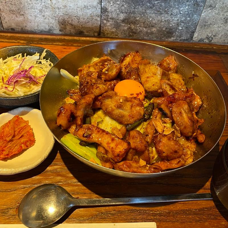 鬼ホル丼W(肉屋 堀もと)