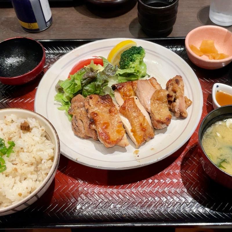 もろみチキンの炭火焼きと鶏ごぼうの生姜ご飯(大戸屋ごはん処 イオンモール八千代緑が丘店)