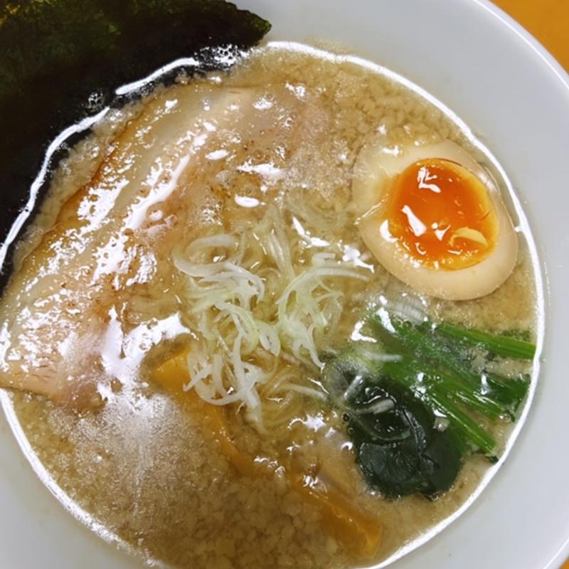 背脂醤油(らぁめん椰斗)