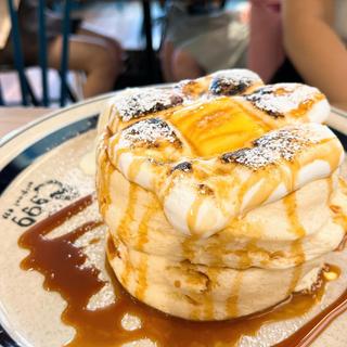 ふわふわ焼きマシュマロパンケーキ(えぐぅ～ カフェ 国分寺店 （eggg Cafe）)