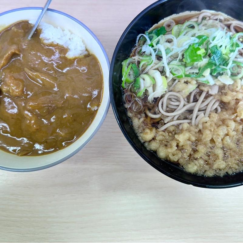 かけそば、半カレー(そば八)