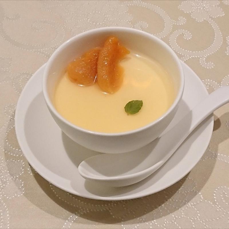 季節のドライフルーツ入り杏仁豆腐(菜香新館)