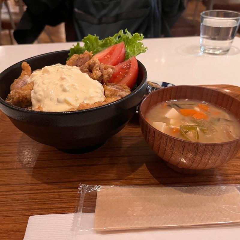 チキン南蛮丼(MID ミッドダイニング)