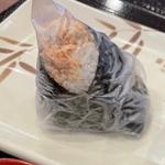 鮭むすび(丸亀製麺アーバス東千田ショッピングモール)
