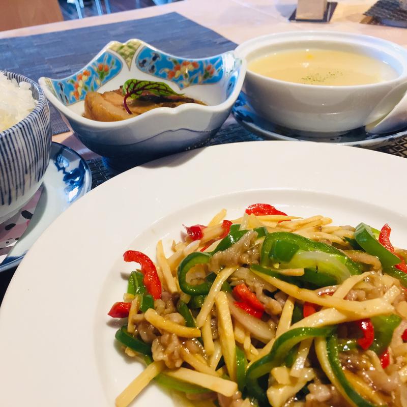 青椒肉絲(中国料理 杏仁香 （チュウゴクリョウリ アンニンシャン）)