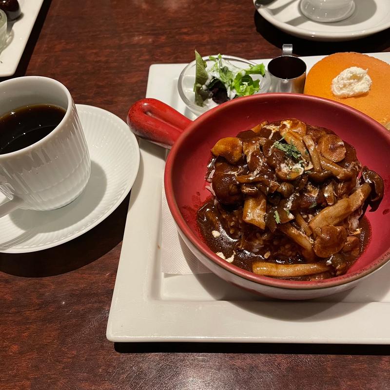 たっぷりきのこのデミソース ハンバーグライス&パンケーキプレート(星乃珈琲店 イオンモール広島府中店)