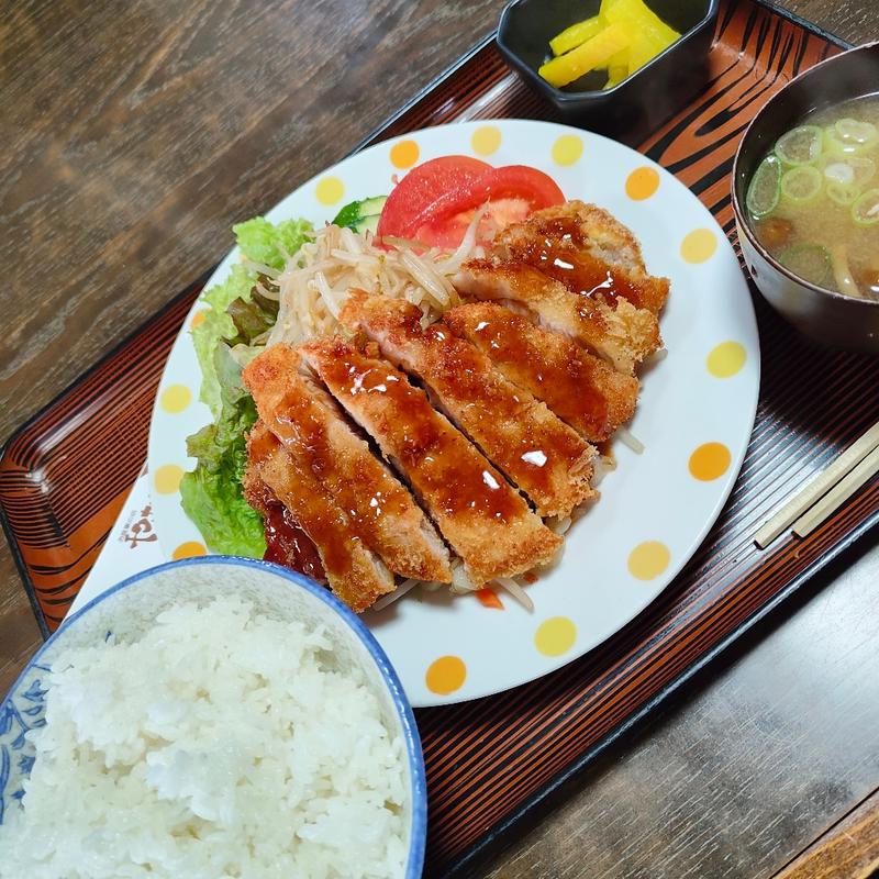 ポークカツ定食(お食事の店 やなせ)