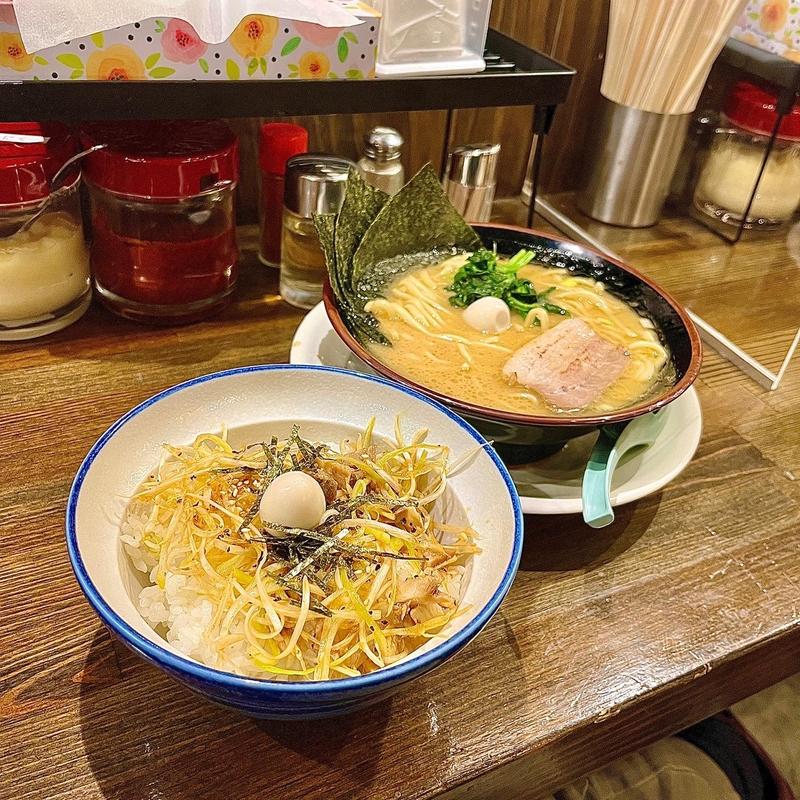 ラーメン(並)(横浜家系ラーメン 金山家 池下店)