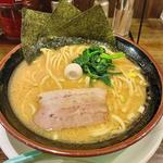 ラーメン(並)(横浜家系ラーメン 金山家 池下店)