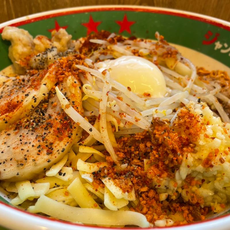 パワフルまぜそば＋温泉玉子＋チャーシュー1枚＋全マシ(ジャンクガレッジ カインズ羽生店)