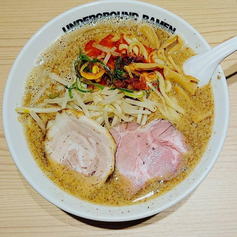 魚介豚骨味噌ラーメン(頑者 UNDERGROUND RAMEN 川越駅店)