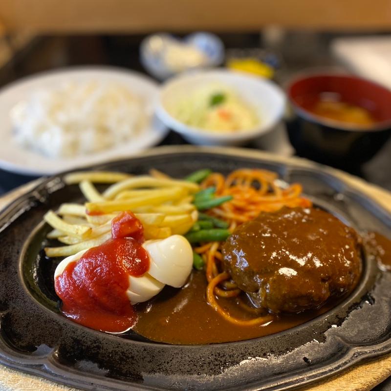 鉄板ハンバーグ定食(三松会館)