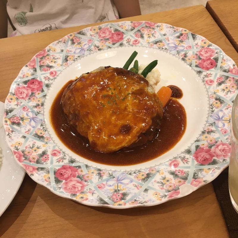 チーズハンバーグ(アールヌーヴォー)