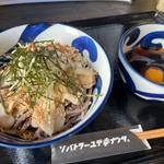 ラー油肉蕎麦(蕎麦とラー油で幸なった。東大阪店)