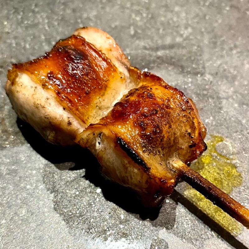 がんこ鶏もも肉(焼き鳥 うま中)