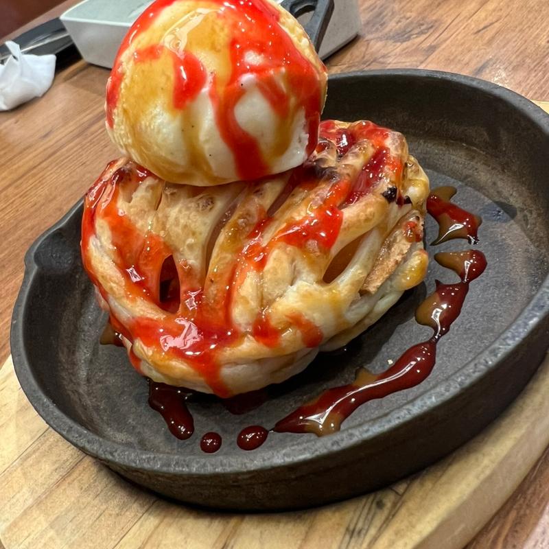 ～焼きたて～林檎とお芋のタルトパイ(オリーブの丘 荒川沖店)