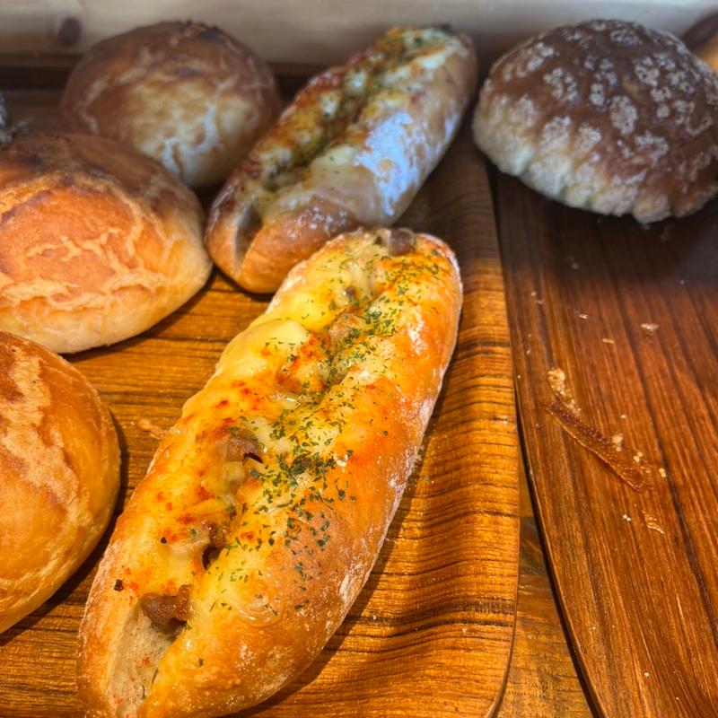 ブタホルドッグ(ベーカリー バタバタ)