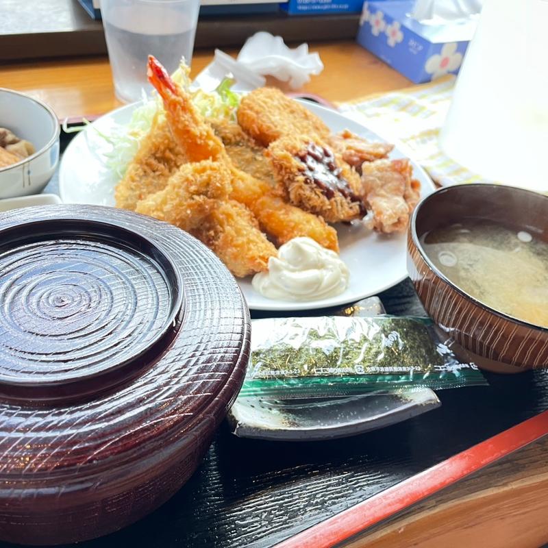 ミックスフライ定食(かどや食堂 )