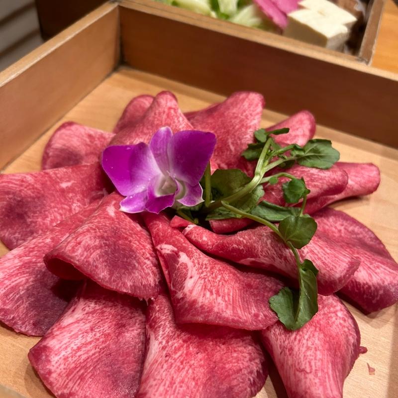 黒毛牛タンしゃぶ(五臓六腑)