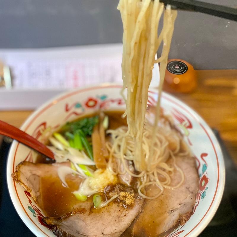 丸鶏にぼし清湯拉麺（醤油チャーシュー）(丸鶏拉麺心々元)